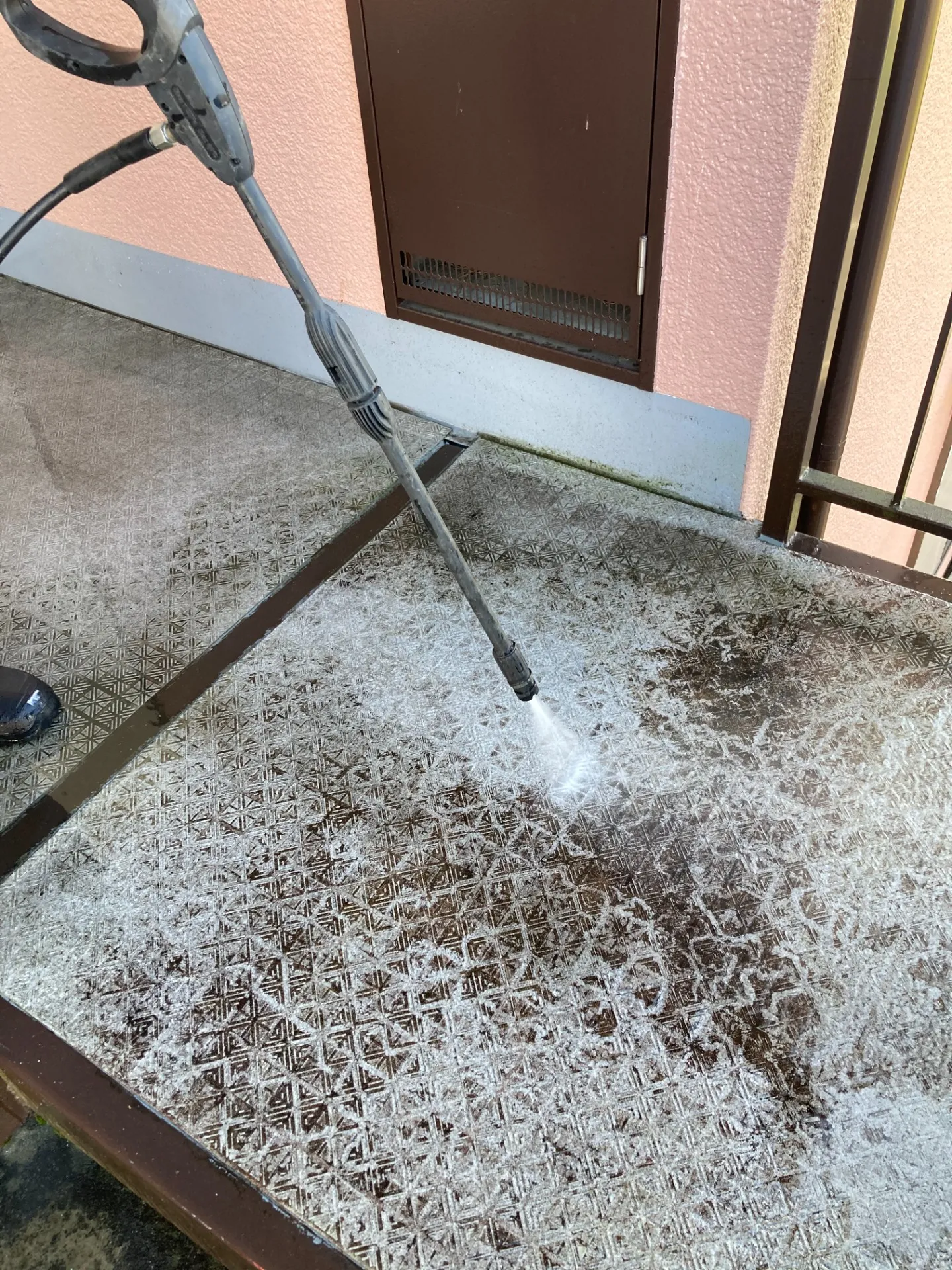 共用部通路階段　高圧洗浄